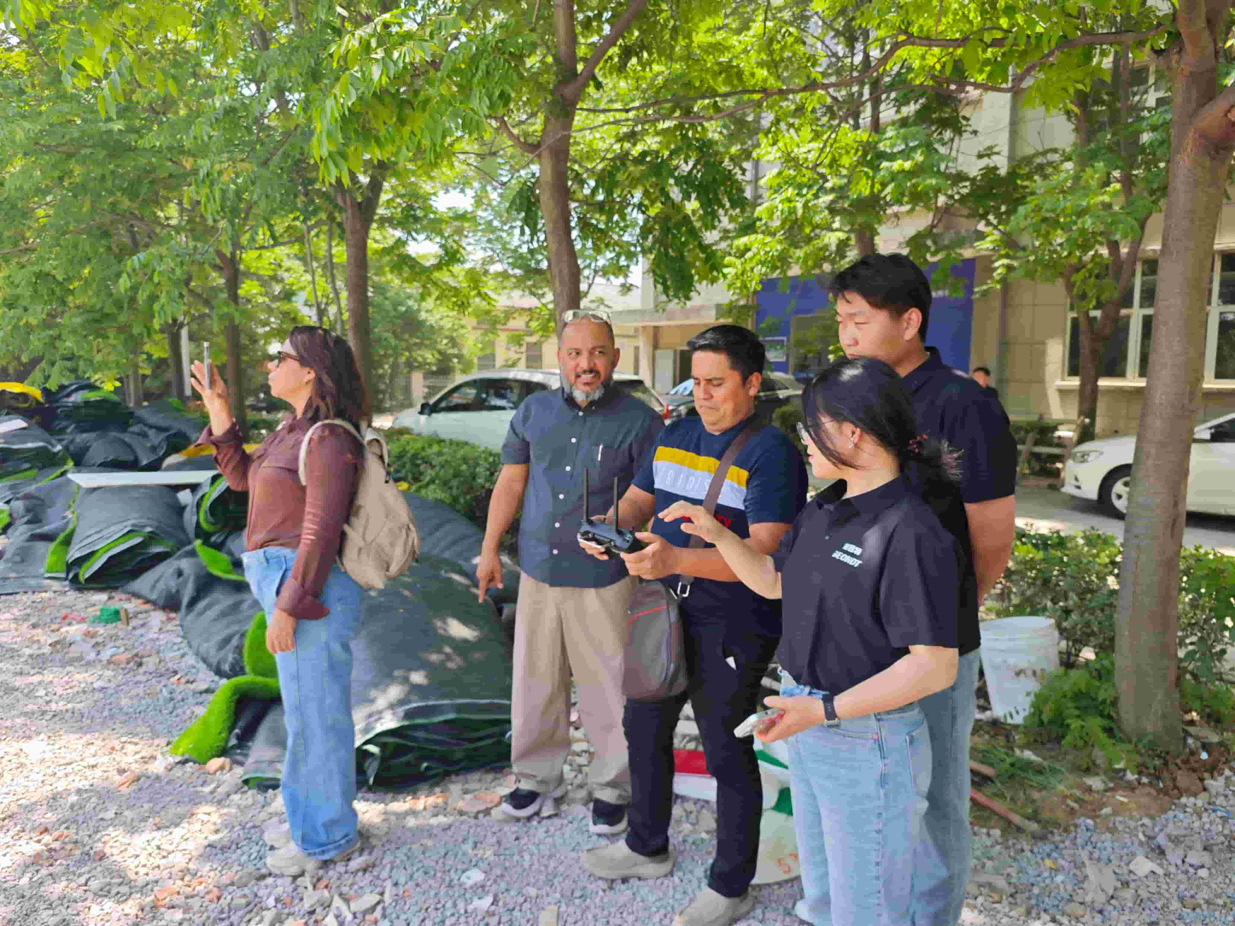 Mexican customers test-flew the BEONDT 50L agricultural pesticide spraying drone A50 and gave it high praise: easy to operate, precise, and good spraying effect.